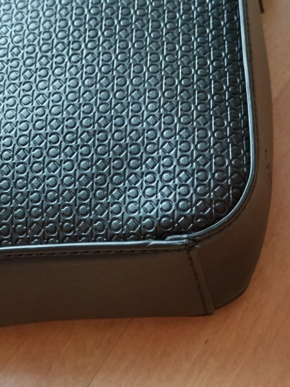 Never used-Calvin Klein computer bag-Sleek design & High quality-Unisex - Picture 5 of 9